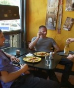 Er sucht Sie/Ihn Nackter_Party_Diener Bild 1